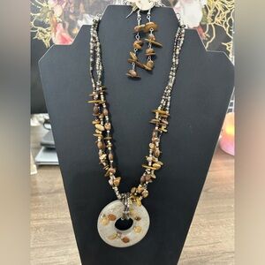 NWT necklace and earrings set